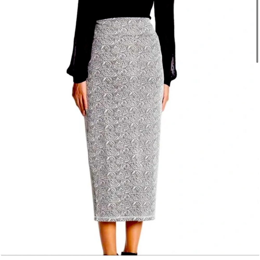 NWT 14th & Union Ponte Pencil Skirt. Size Small Excellent Condition